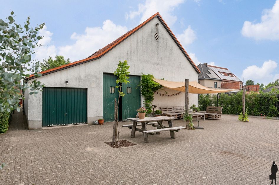 Steenweg op Ravels 183  