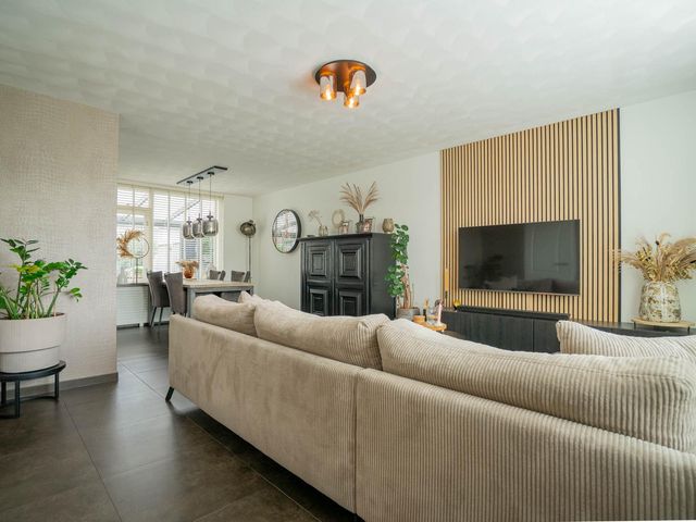 IJsselplein 24, Helmond