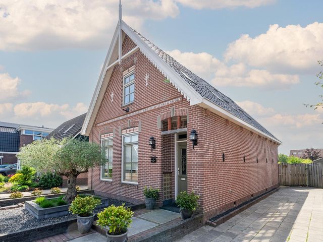 Hoofdstraat 82, Bovenkarspel