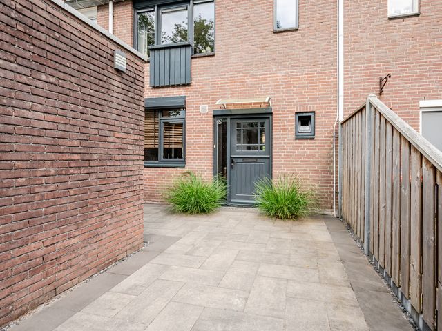Wormer 10, Lelystad
