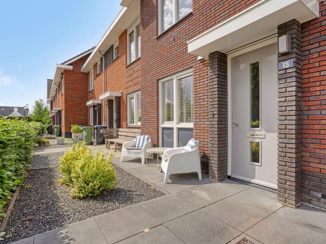 Asturiëstraat 15, Lent