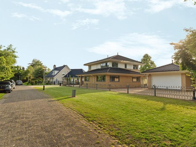 Kiekendieflaan 3, Almere