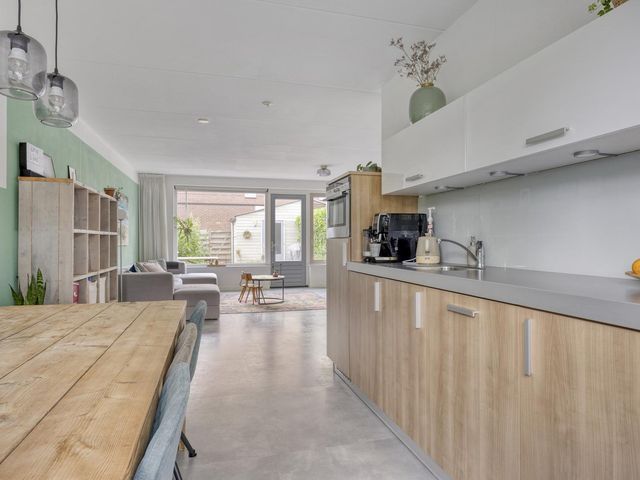 Valeriaan 72, Meppel