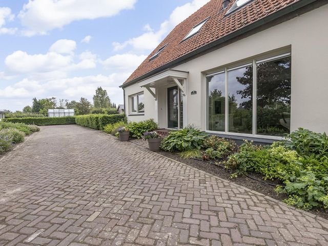 Selleland 3, Huissen