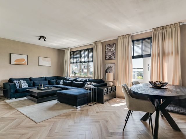 Avenue Carré 33, Barendrecht