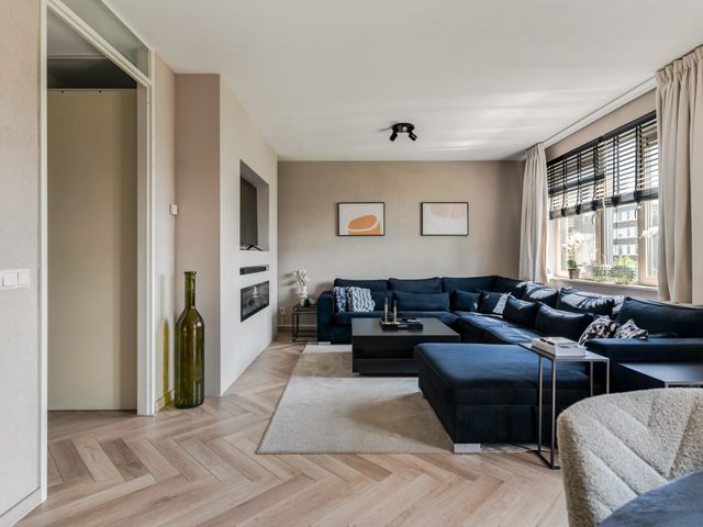 Avenue Carré 33, Barendrecht