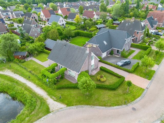 Zwaan 28, Grootegast