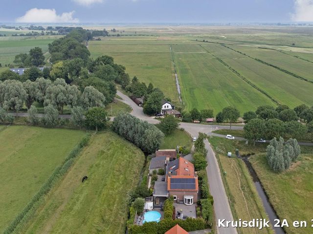 Kruisdijk 2, Strijen