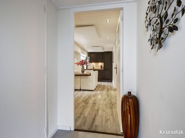 Kruisdijk 2, Strijen