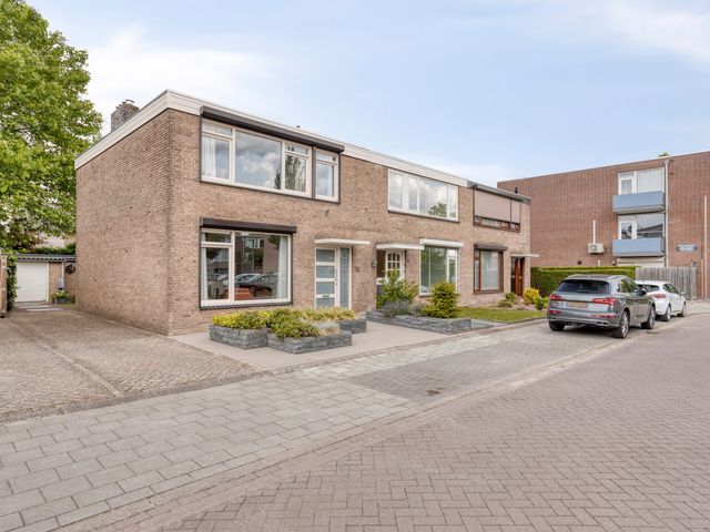 Rudolf Van Baarlestraat 18, Oss