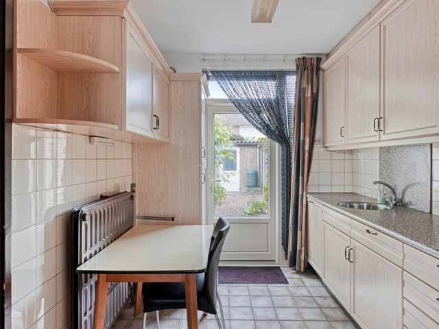 Rudolf Van Baarlestraat 18, Oss