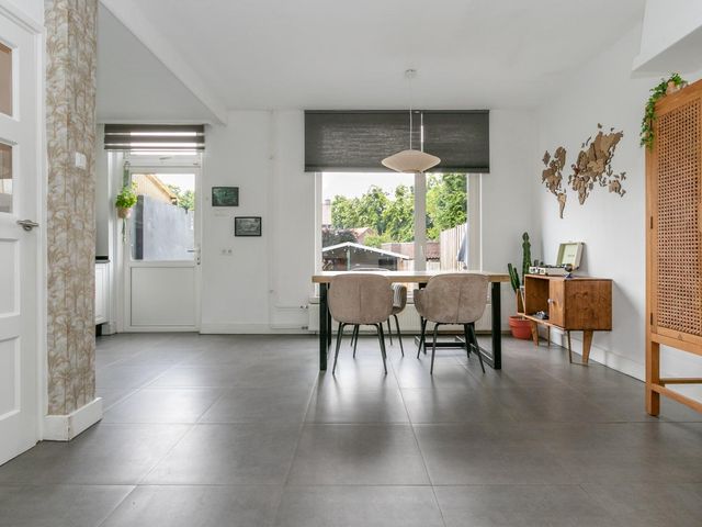 Julianalaan 40, Weert