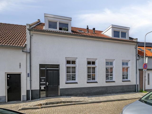 Oost Achterweg 15, Oude-Tonge