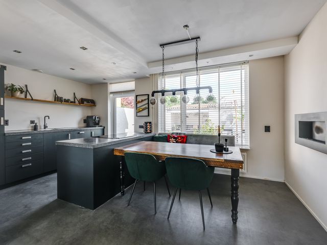 Wouwerbroek 76, Rijen