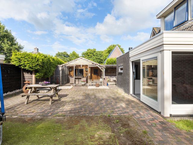 Weegbree 22, Grootegast
