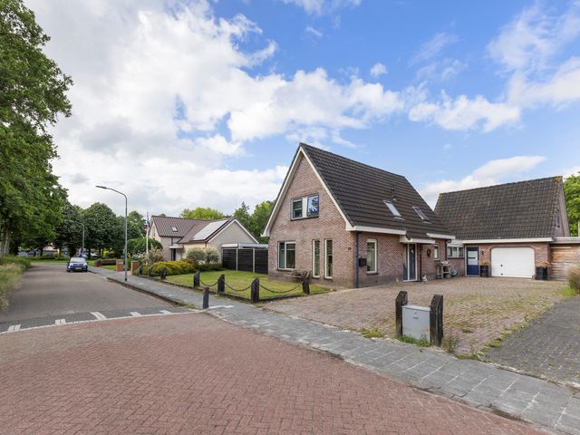 Weegbree 22, Grootegast