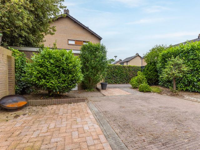 Prinsbisdomstraat 41, Born
