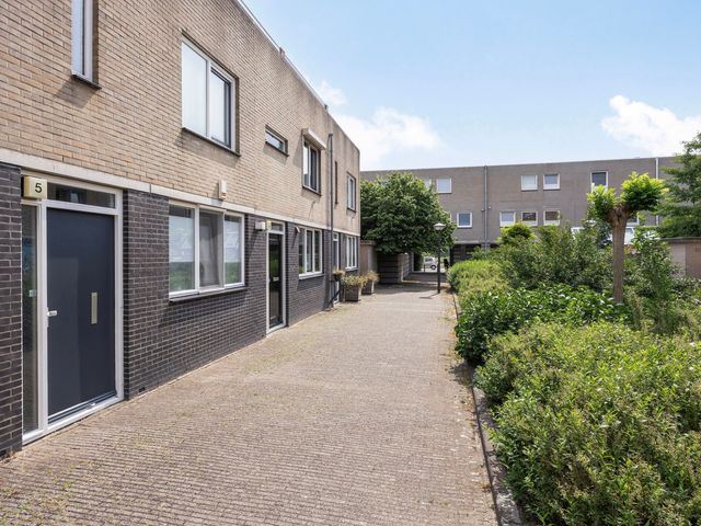 Guurtje Riemenshof 3, Leiden