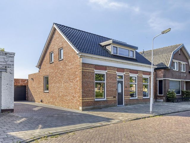 Poolsplein 4, Kloosterzande