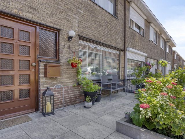 Bernhardstraat 8, Terneuzen