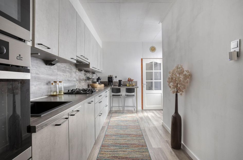 Bernhardstraat 8