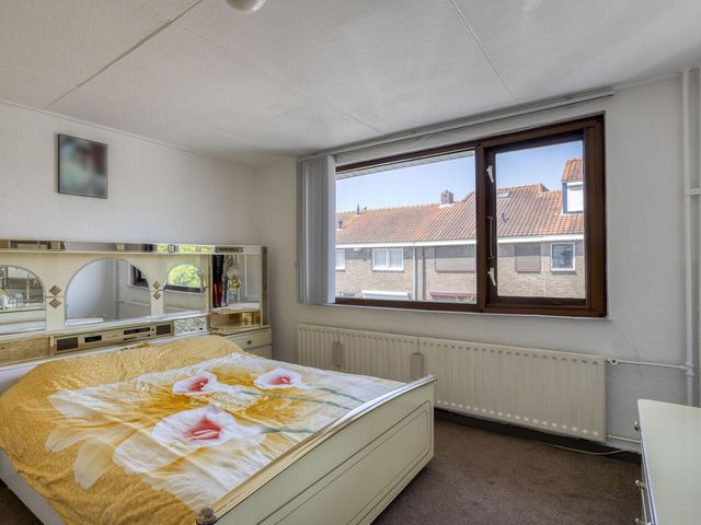 Bernhardstraat 8, Terneuzen