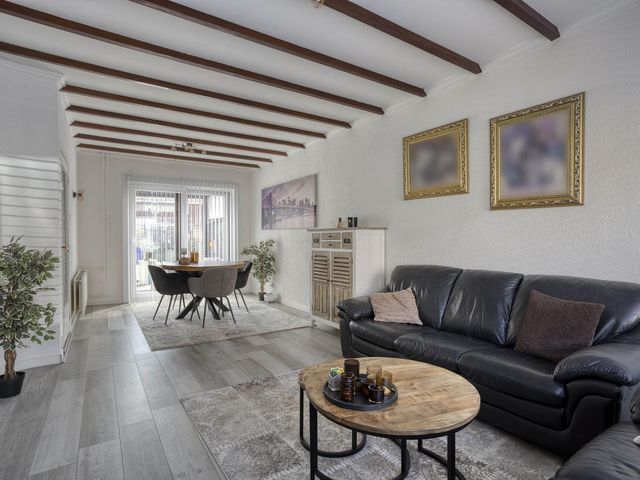 Bernhardstraat 8, Terneuzen