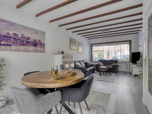 Bernhardstraat 8, Terneuzen