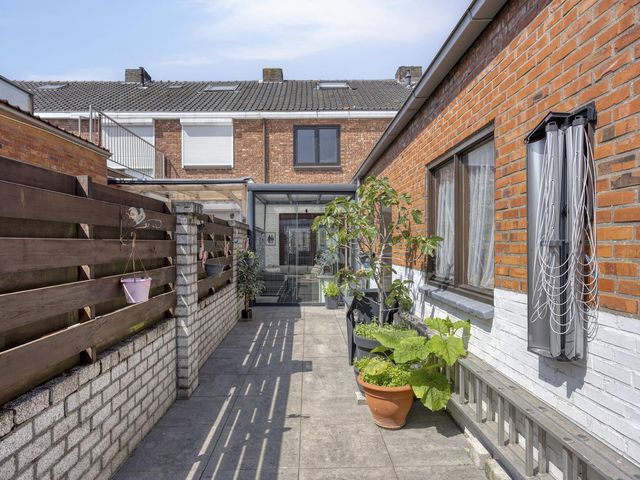 Bernhardstraat 8, Terneuzen