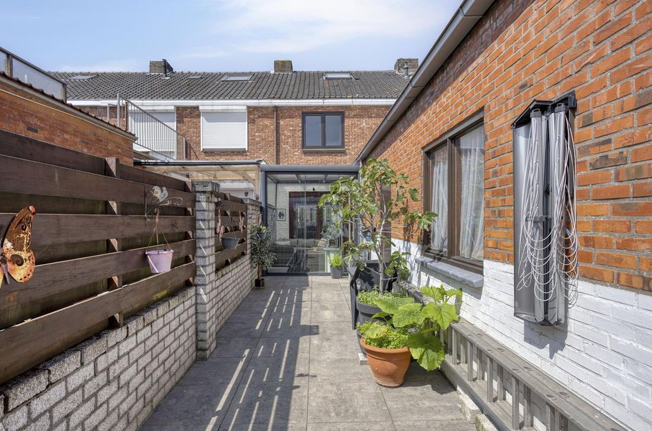 Bernhardstraat 8
