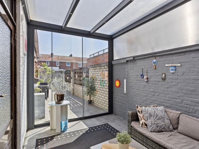 Bernhardstraat 8, Terneuzen