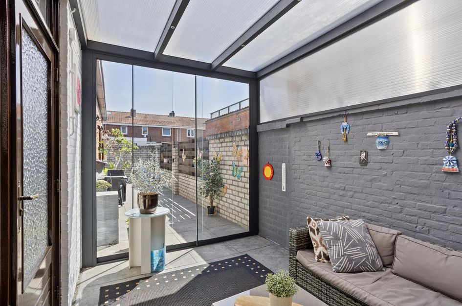 Bernhardstraat 8