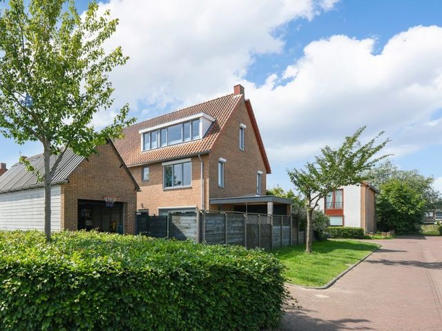 L.A. Braakstraat 1, Aalsmeer