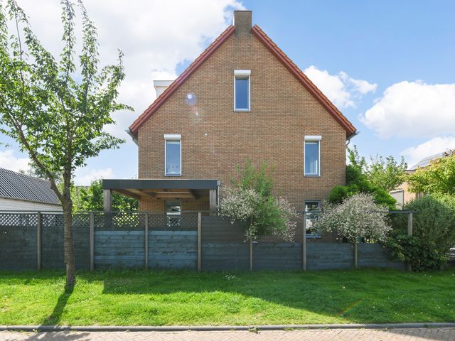 L.A. Braakstraat 1, Aalsmeer