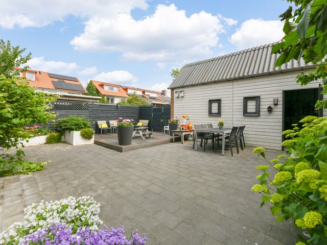 L.A. Braakstraat 1, Aalsmeer
