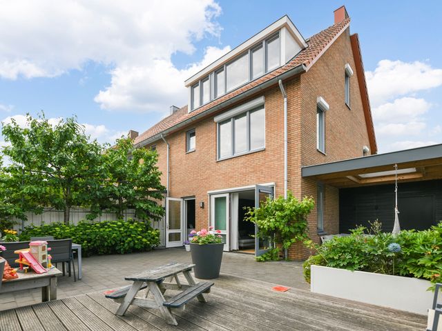 L.A. Braakstraat 1, Aalsmeer