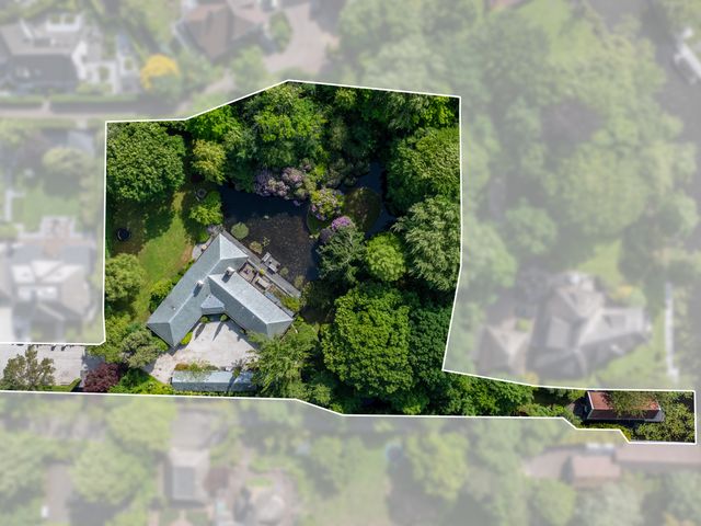 Achttienhontpad 4, Warmond