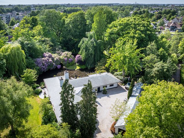 Achttienhontpad 4, Warmond