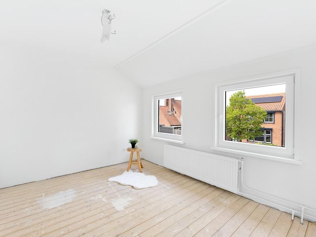 dr. Leenhoutsstraat 42, Hoek