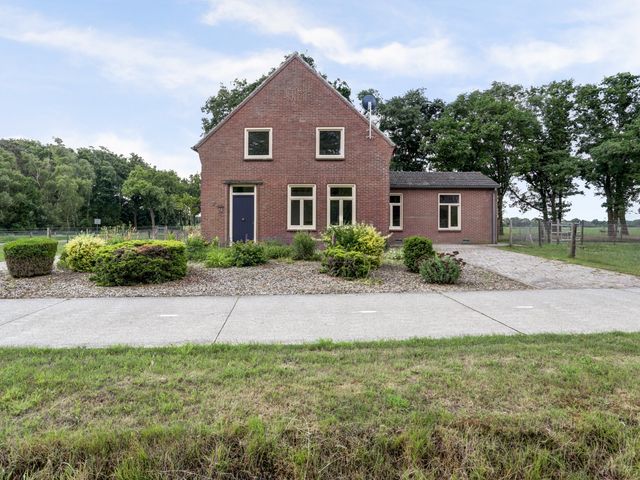 Broekenseind 2, Hoogeloon