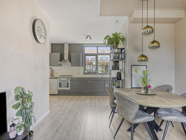Westlandstraat 25, Naaldwijk