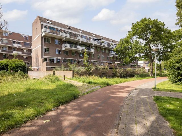 Selma Lagerlof-erf 155, Dordrecht