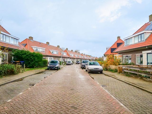 Dahliastraat 111, Den Helder