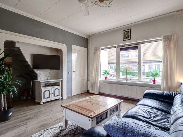 Dahliastraat 111, Den Helder