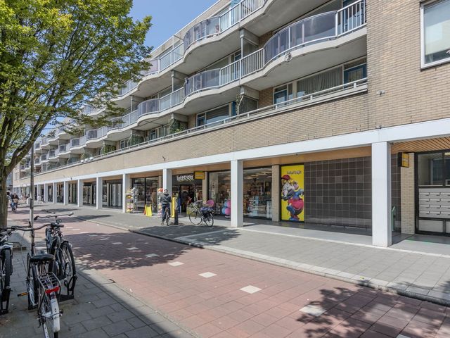 Lenteakker 24, Spijkenisse