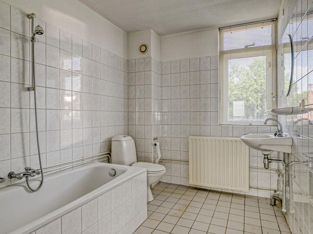 Nachtwaker 9, Rhoon