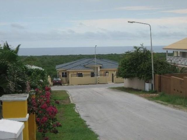 Kaya Tronchi 20  , Curacao