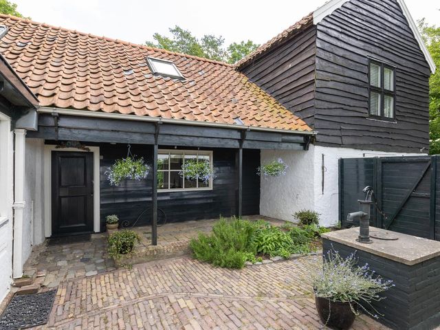 Zuiderweg 12, Opperdoes