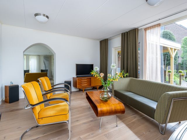 Melkweg 24, Oude-Tonge