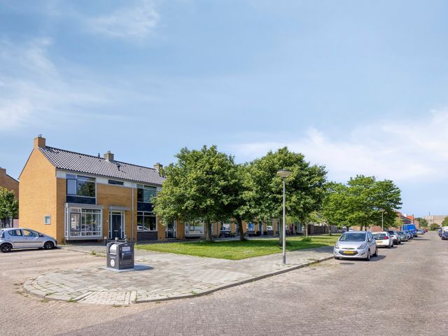 Pieter Straatlaan 68, Den Helder